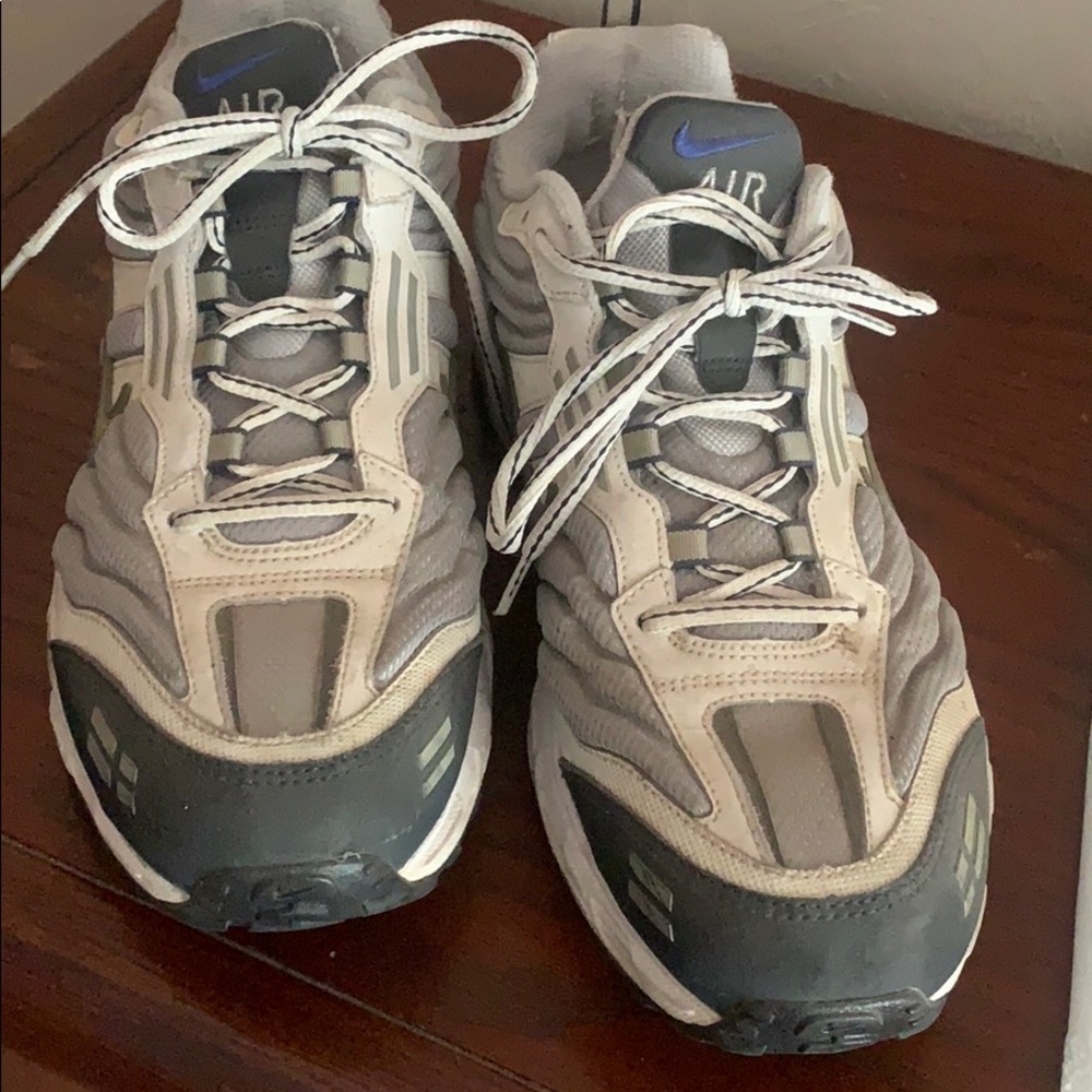 Men’s size 12 Nike running sneakers $25